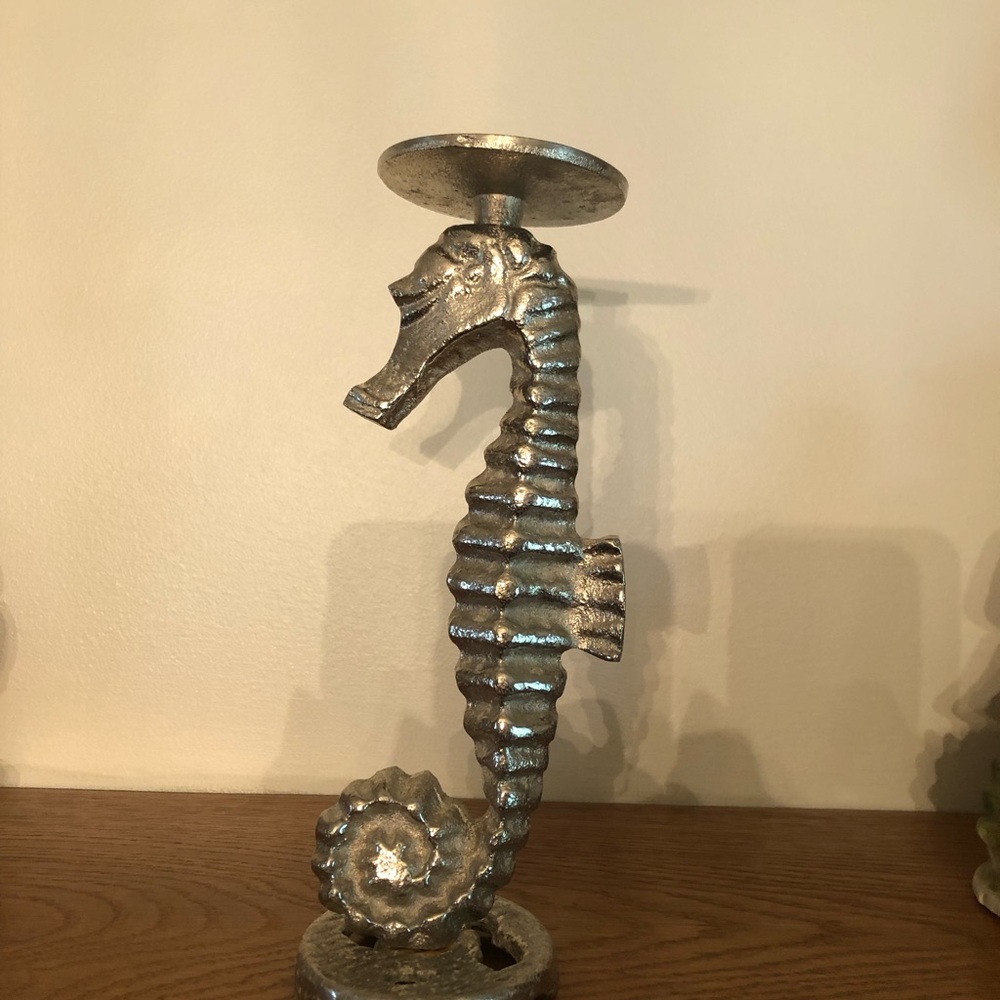 Cast iron sea horse candle holder, 9” inches tall, candle not included. - Picture 2 of 3